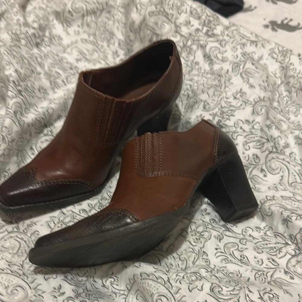 Coldwater Creek Claudia Brown Leather Booties | Slip-On Western Style | Size 6.5 - Picture 3 of 9
